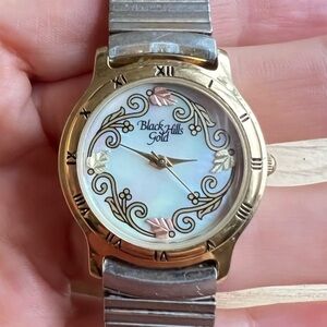 Vintage Black hills gold ladies floral gold tone watch NEW BATTERY